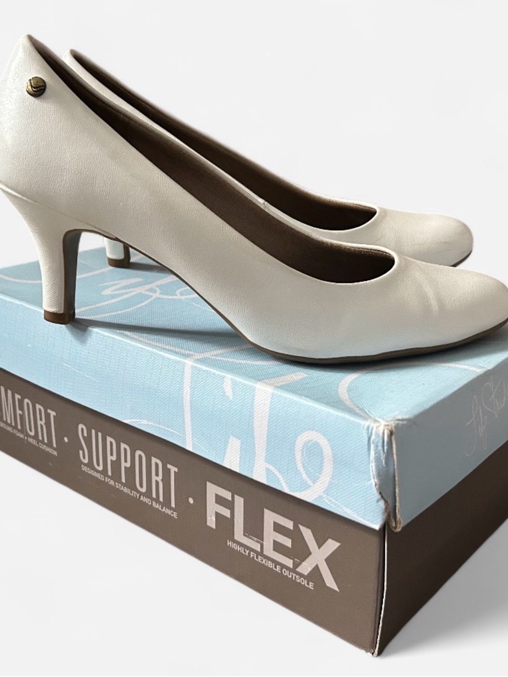 Women's Ivory Mid Heel Pumps — Classic Comfort and Support